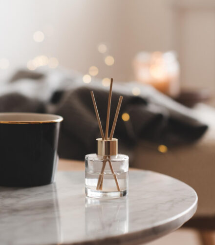 Trendy zapachowe we wnętrzach: od aromatu lasu po nuty spa